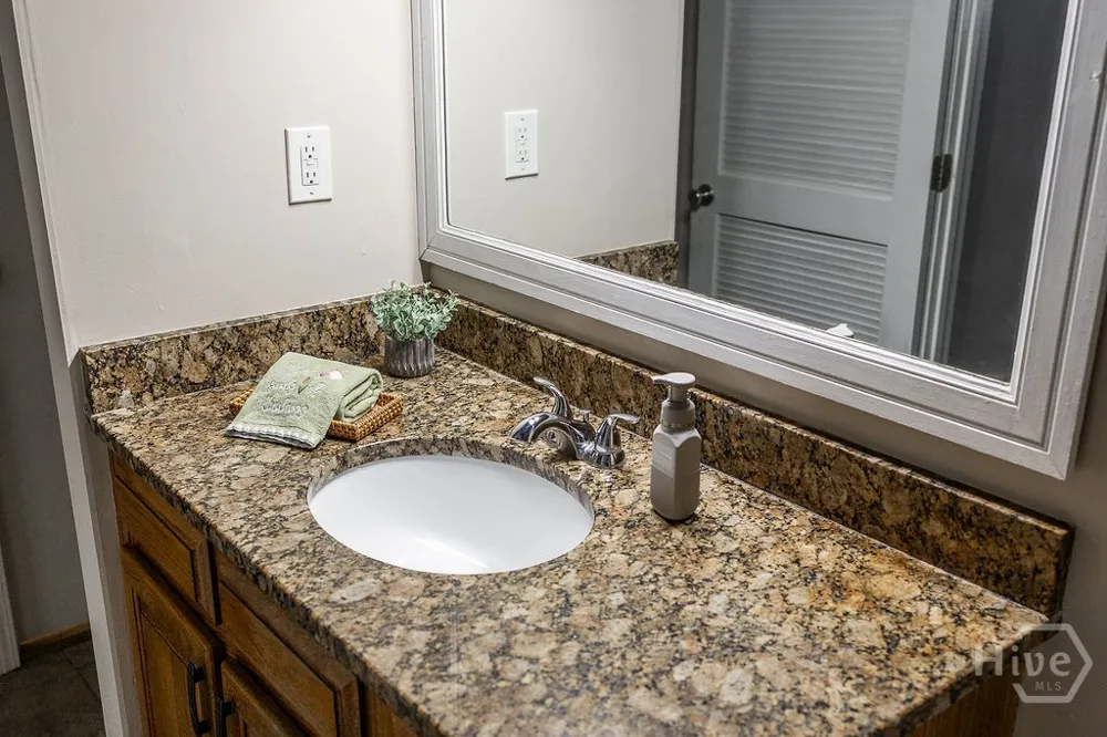 131 E Broad Street #409 Athens, GA 30601