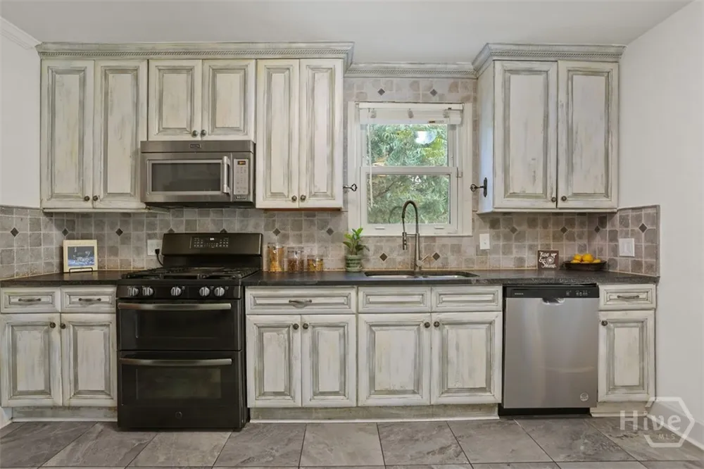 546 Columbus Drive Savannah, GA 31405
