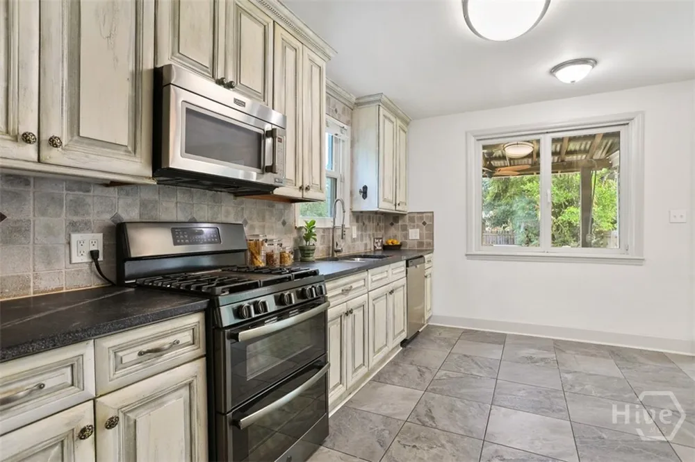 546 Columbus Drive Savannah, GA 31405