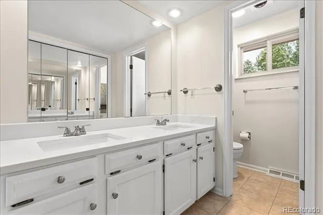 6689 E Heritage Pl N Englewood, CO 80111