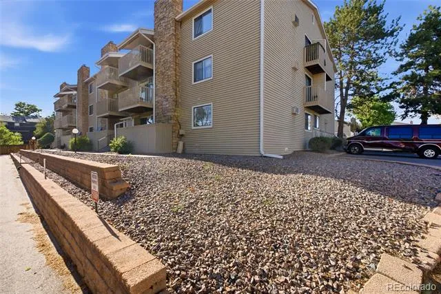 381 S Ames Street #E203 Lakewood, CO 80226