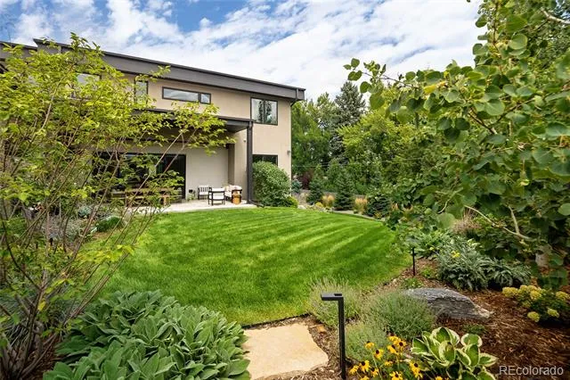 2560 Newcombe Way Lakewood, CO 80215