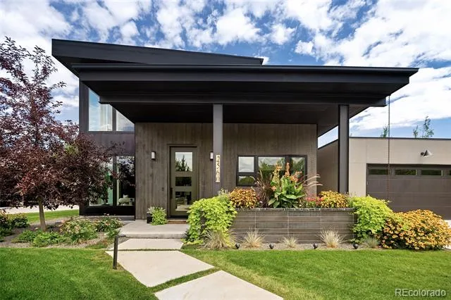 2560 Newcombe Way Lakewood, CO 80215