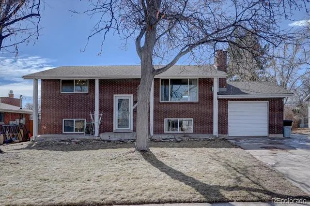 3822 W Quinn Place Denver, CO 80236