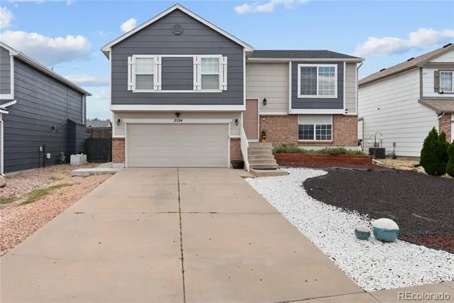 2524 Weyburn Way Colorado Springs, CO 80922