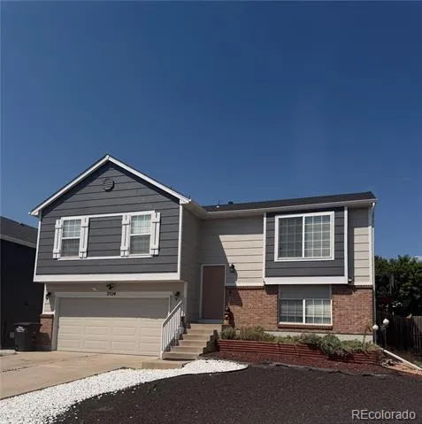 2524 Weyburn Way