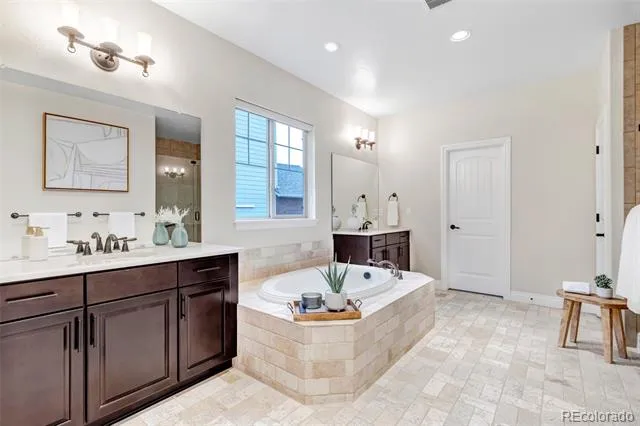 11890 W 39th Place Wheat Ridge, CO 80033