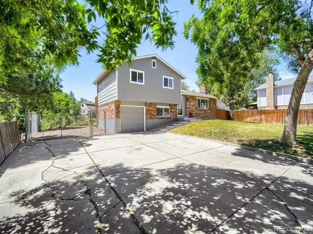 9320 W Burgundy Avenue Littleton, CO 80123