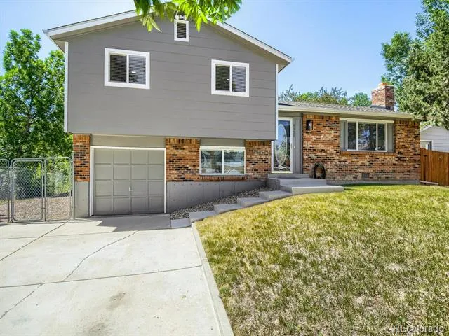 9320 W Burgundy Avenue Littleton, CO 80123