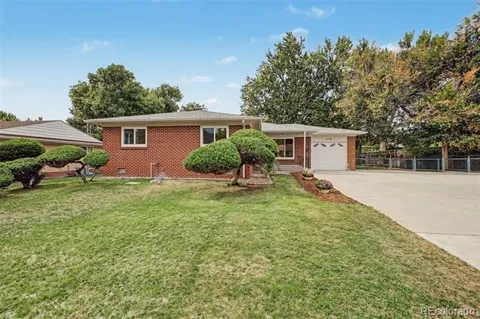 3346 W Layton Avenue