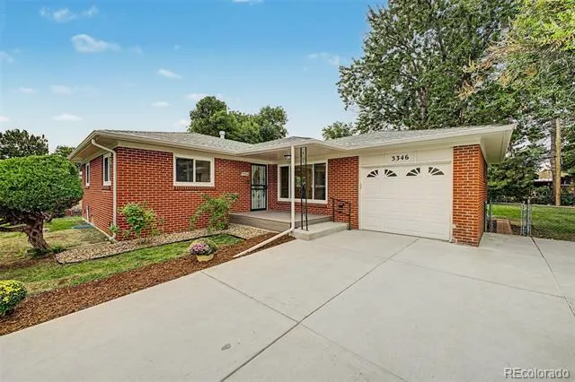 3346 W Layton Avenue Englewood, CO 80110