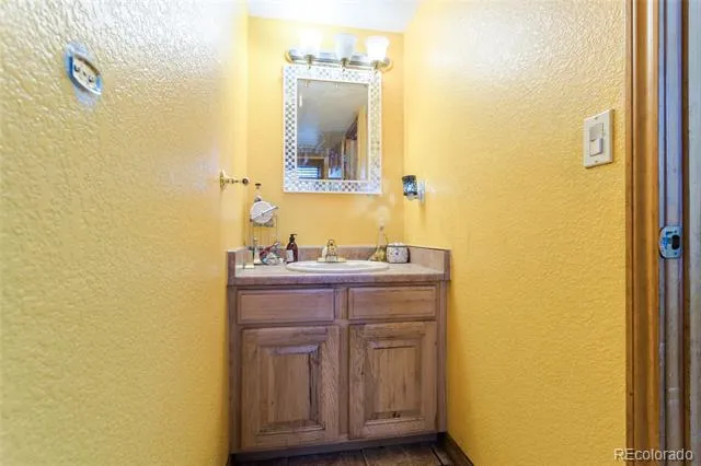 1095 S Fulton Street Denver, CO 80247