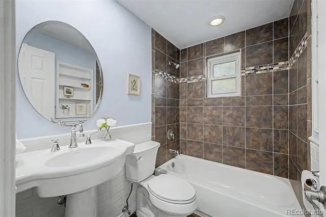 945 E 10th Avenue Broomfield, CO 80020
