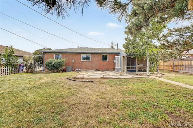 945 E 10th Avenue Broomfield, CO 80020