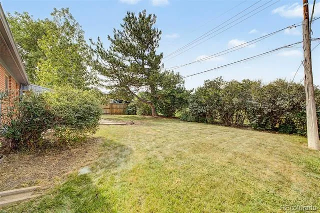 945 E 10th Avenue Broomfield, CO 80020
