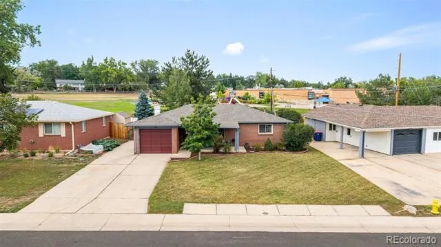 945 E 10th Avenue Broomfield, CO 80020
