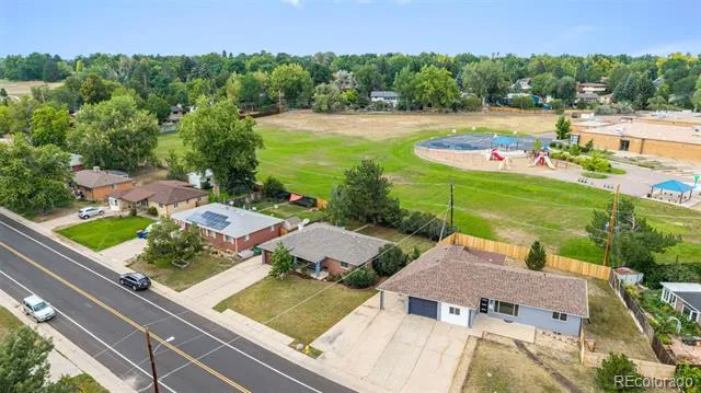 945 E 10th Avenue Broomfield, CO 80020
