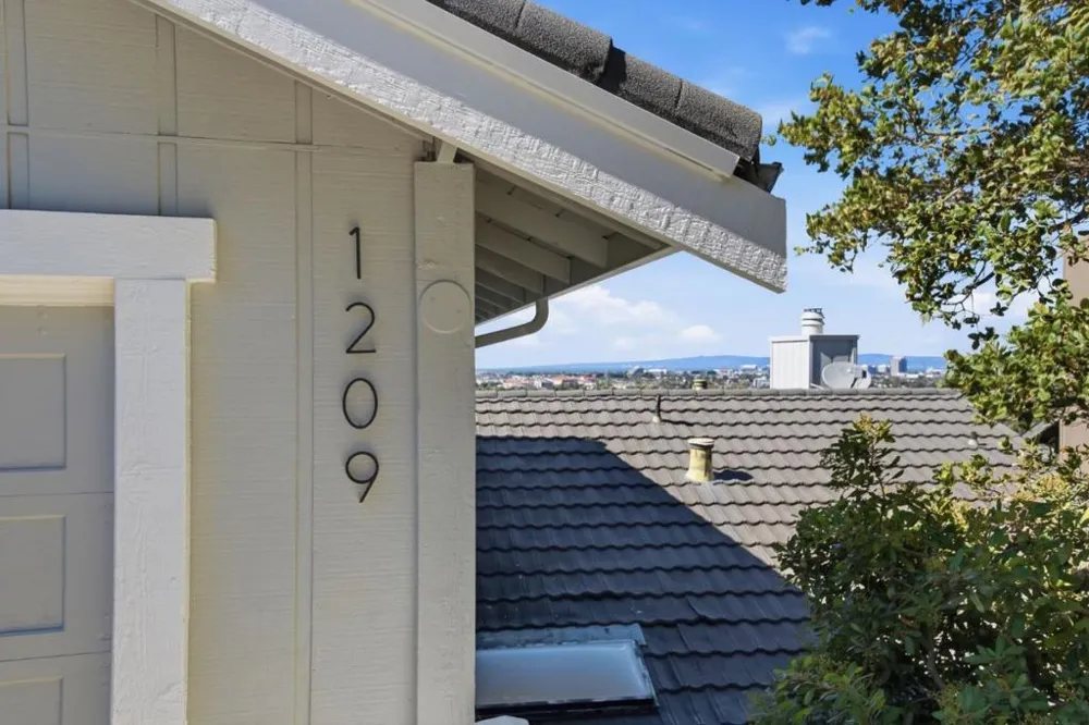 1209 North Road Belmont, CA 94002