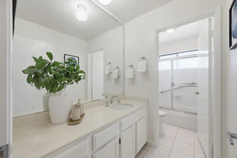 1209 North Road Belmont, CA 94002