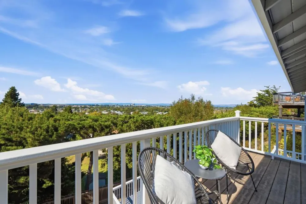 1209 North Road Belmont, CA 94002