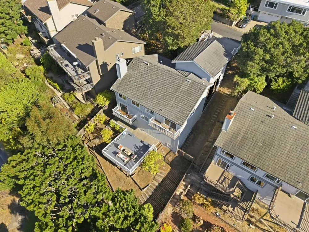 1209 North Road Belmont, CA 94002