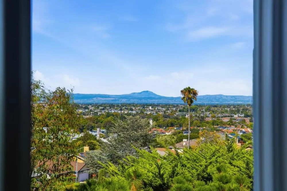 1209 North Road Belmont, CA 94002