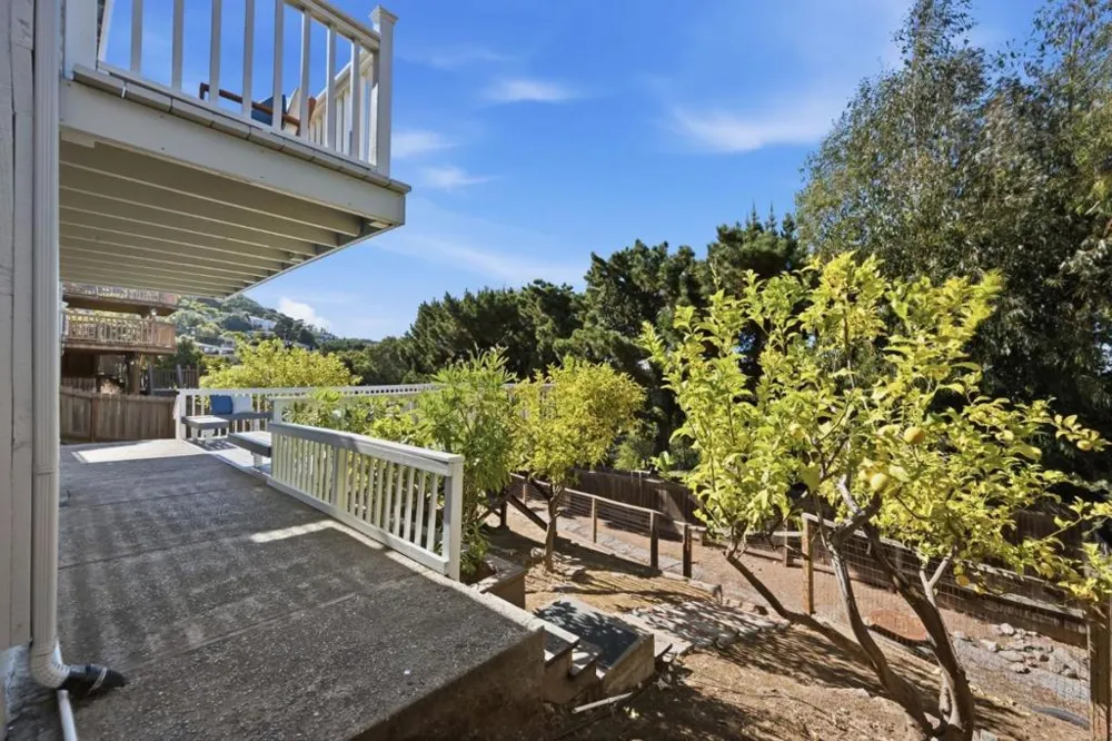 1209 North Road Belmont, CA 94002