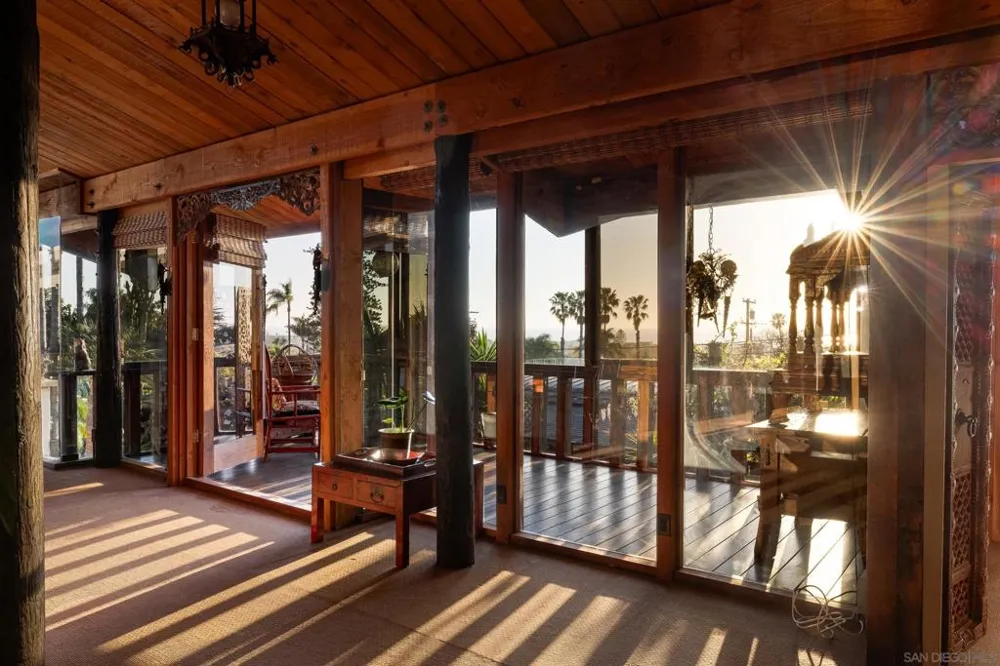 353 Glenmont Solana Beach, CA 92075