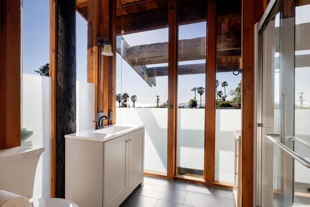 353 Glenmont Solana Beach, CA 92075