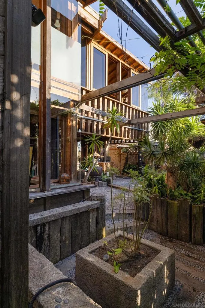 353 Glenmont Solana Beach, CA 92075