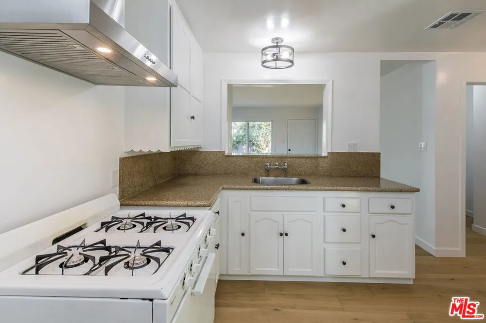 3562 Veteran Avenue Los Angeles, CA 90034