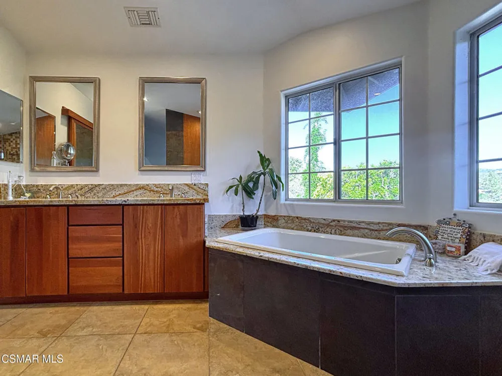 2554 Kirsten Lee Drive Westlake Village, CA 91361