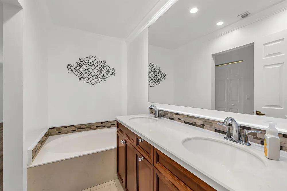 12571 NW 57th Court Coral Springs, FL 33076
