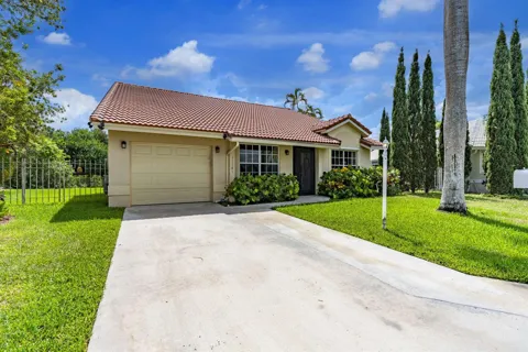 11140 LAKEAIRE CIRCLE