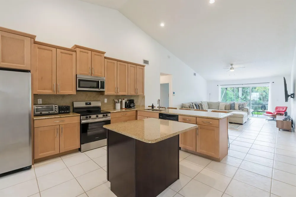 11140 LAKEAIRE CIRCLE Boca Raton, FL 33498