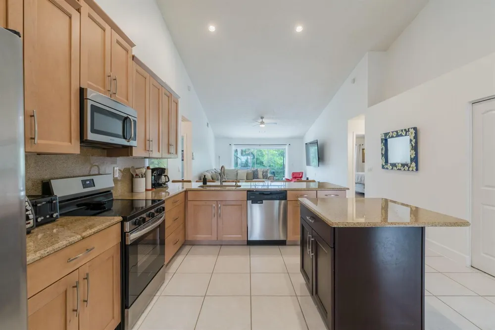 11140 LAKEAIRE CIRCLE Boca Raton, FL 33498