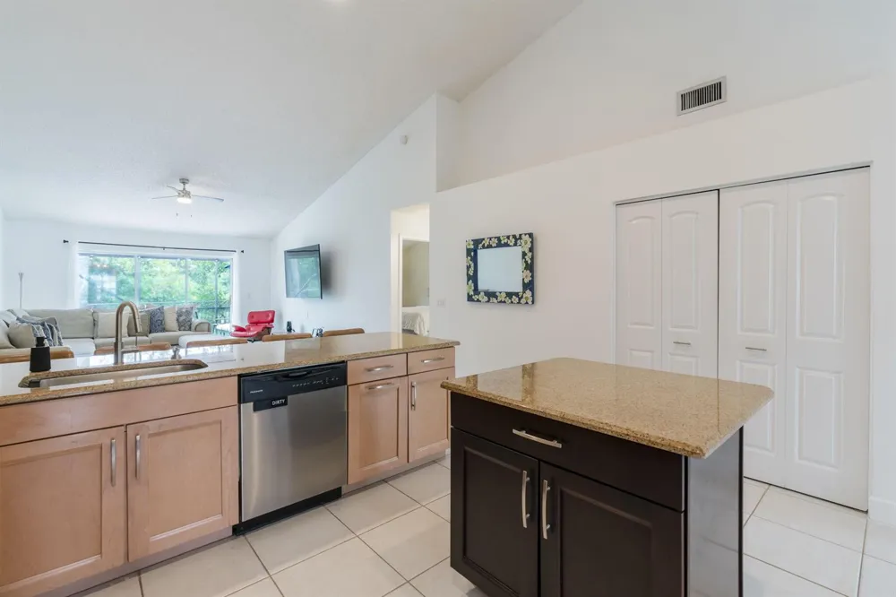 11140 LAKEAIRE CIRCLE Boca Raton, FL 33498