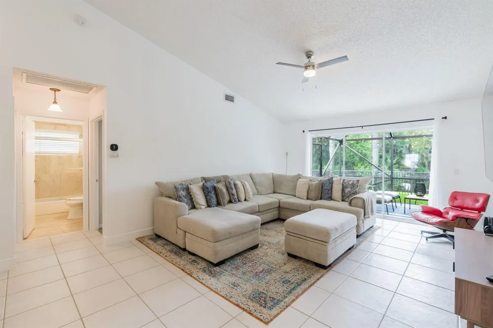 11140 LAKEAIRE CIRCLE Boca Raton, FL 33498