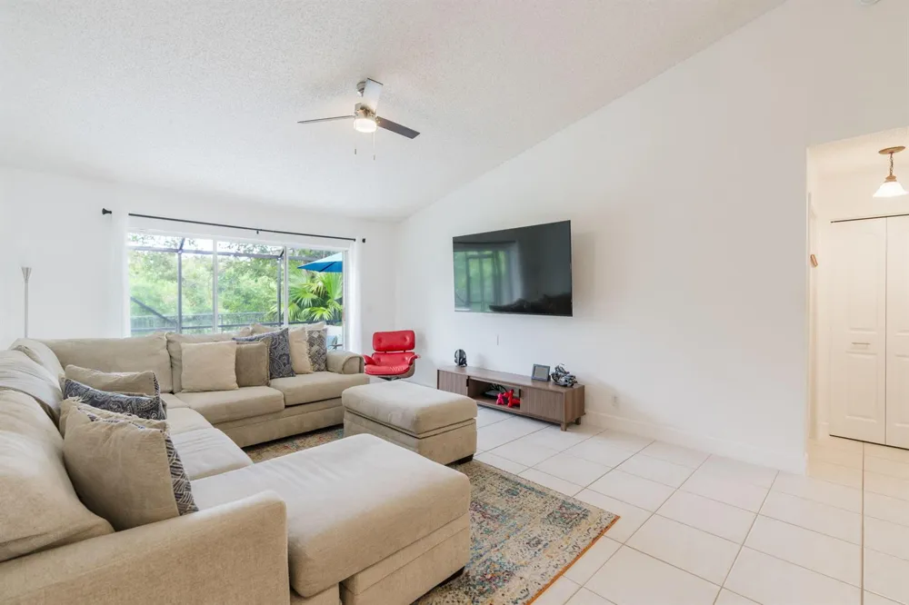 11140 LAKEAIRE CIRCLE Boca Raton, FL 33498