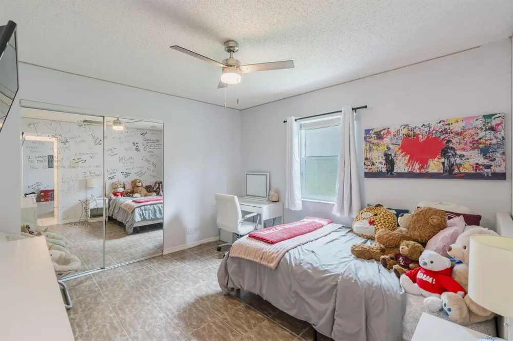11140 LAKEAIRE CIRCLE Boca Raton, FL 33498