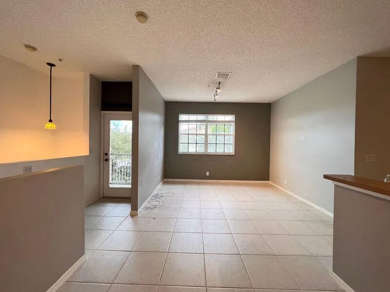 117 Lighthouse Circle #J Tequesta, FL 33469