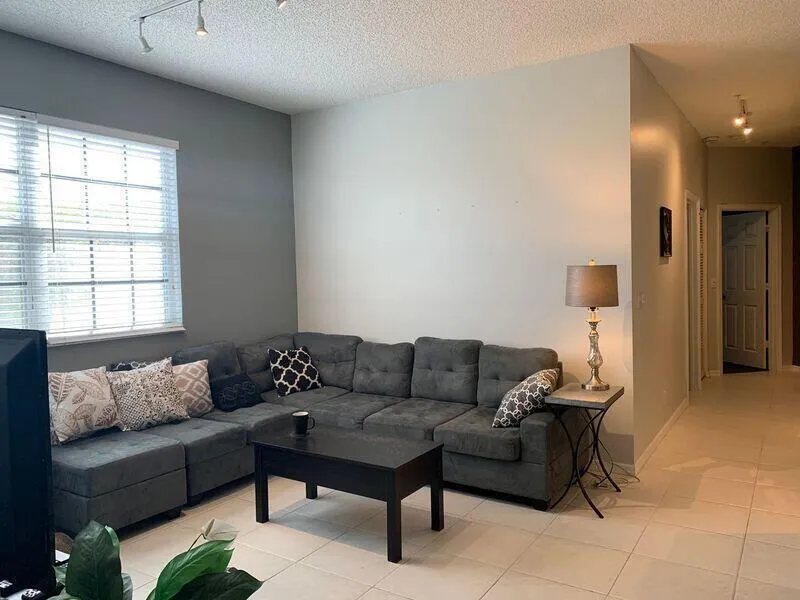 117 Lighthouse Circle #J Tequesta, FL 33469