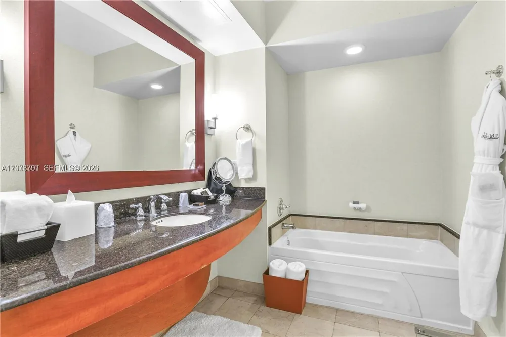 18001 Collins Ave #917 Sunny Isles Beach, FL 33160
