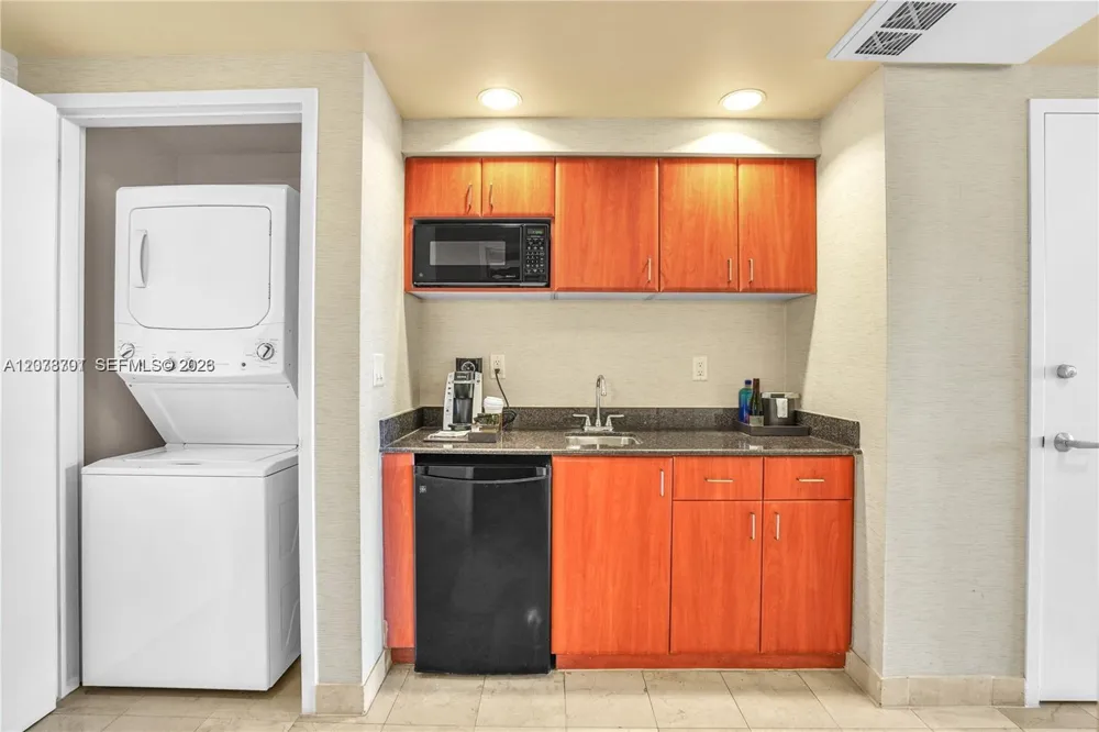 18001 Collins Ave #917 Sunny Isles Beach, FL 33160