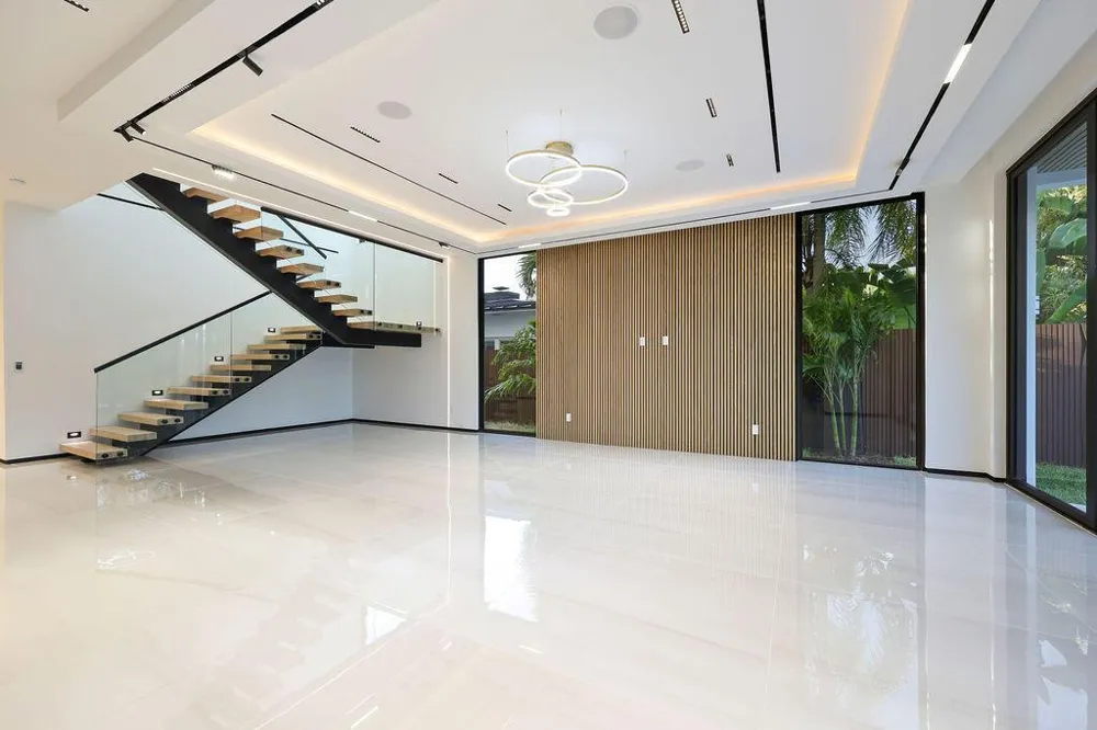 728 NE 17th Terrace Fort Lauderdale, FL 33304
