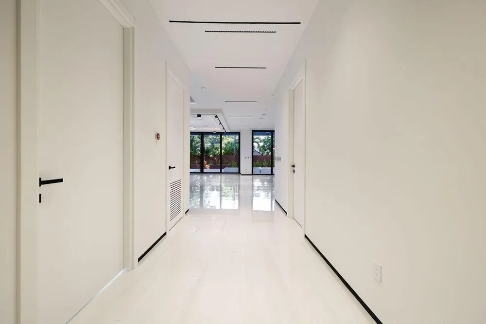728 NE 17th Terrace Fort Lauderdale, FL 33304