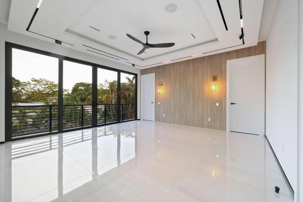 728 NE 17th Terrace Fort Lauderdale, FL 33304