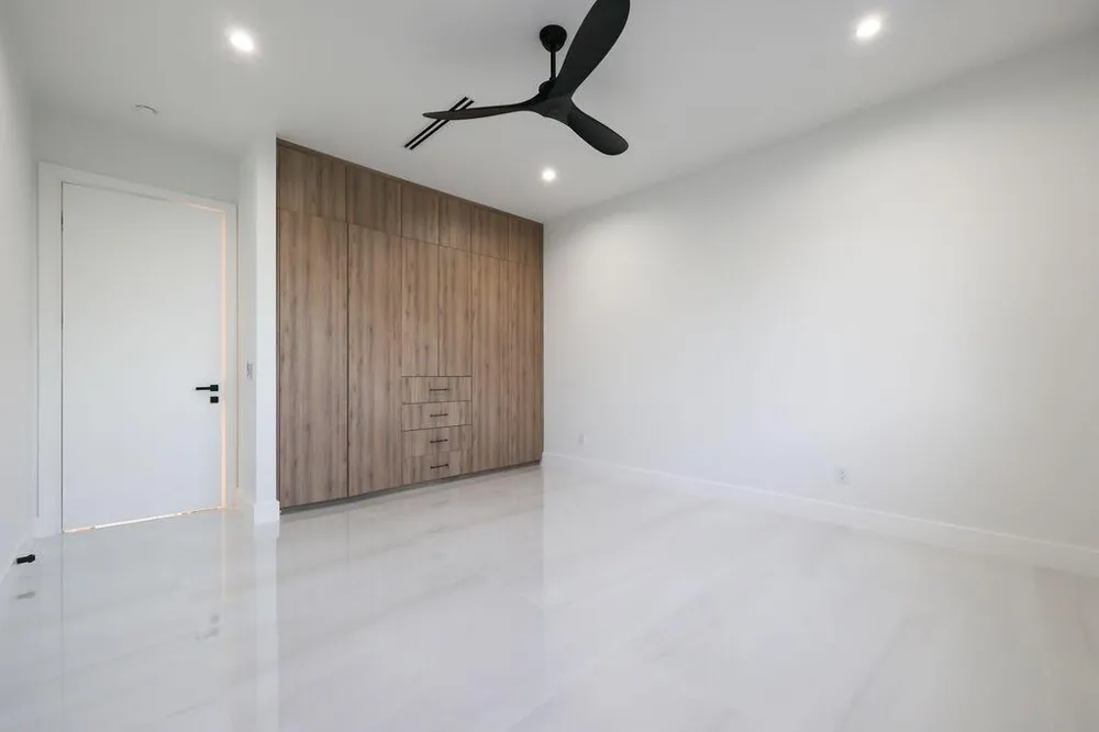 728 NE 17th Terrace Fort Lauderdale, FL 33304