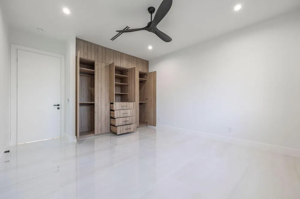 728 NE 17th Terrace Fort Lauderdale, FL 33304