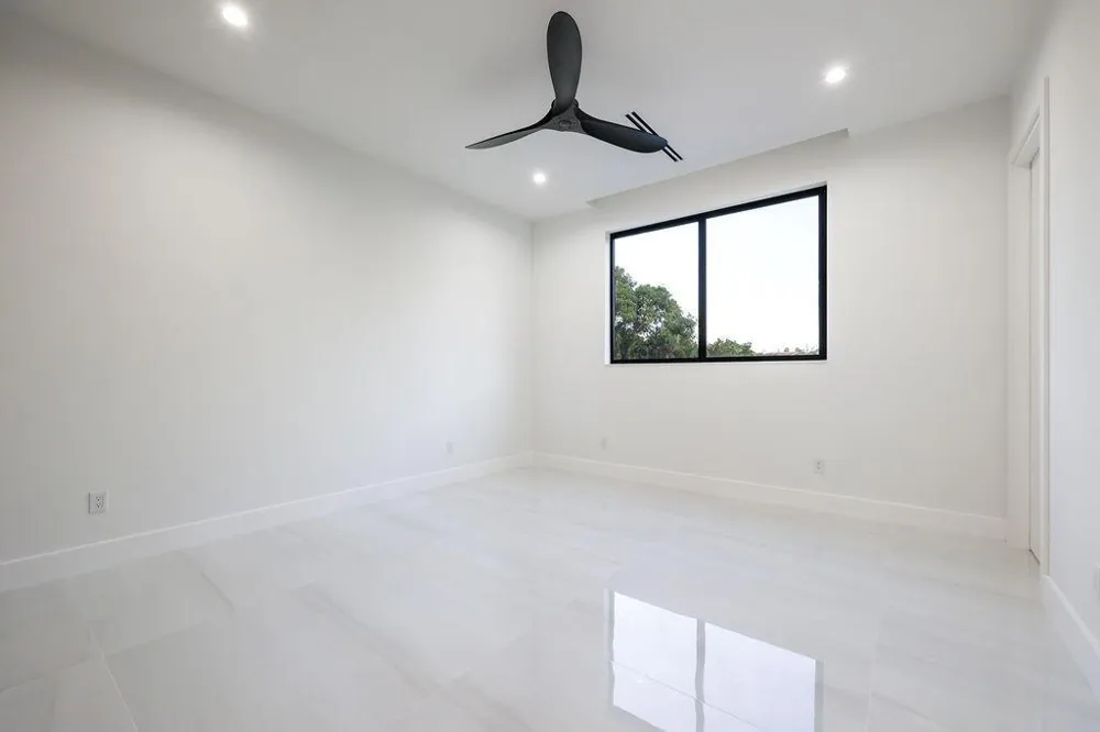 728 NE 17th Terrace Fort Lauderdale, FL 33304